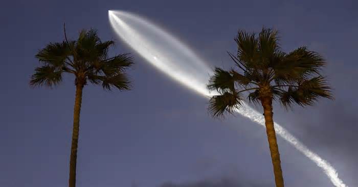 SpaceX launches Falcon 9 rocket from Southern California, warning of sonic boom in the region