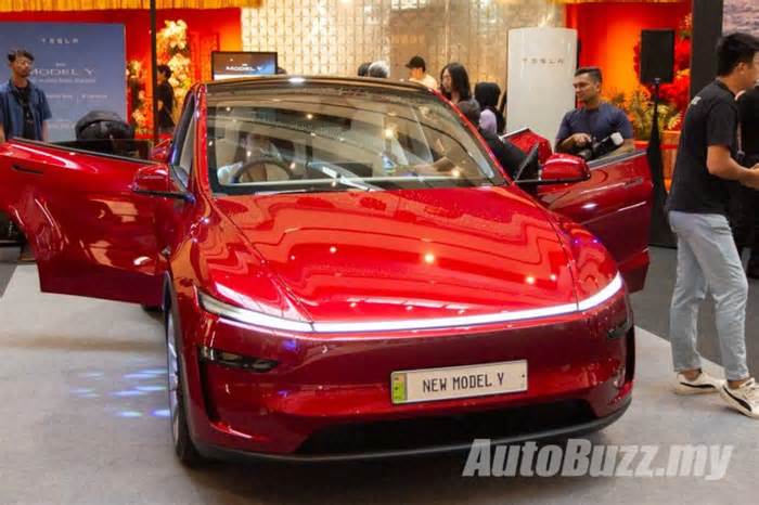 Tesla updates Model 3 and Model Y in China with longer range as headwinds continue