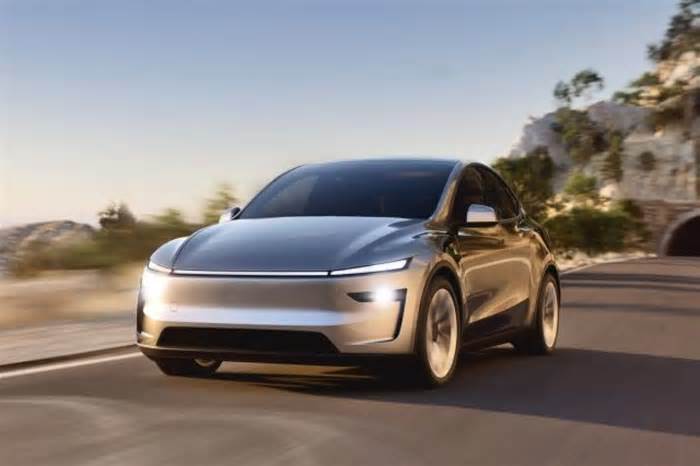 2025 Tesla Model Y “Juniper” starts at PHP 2.369M