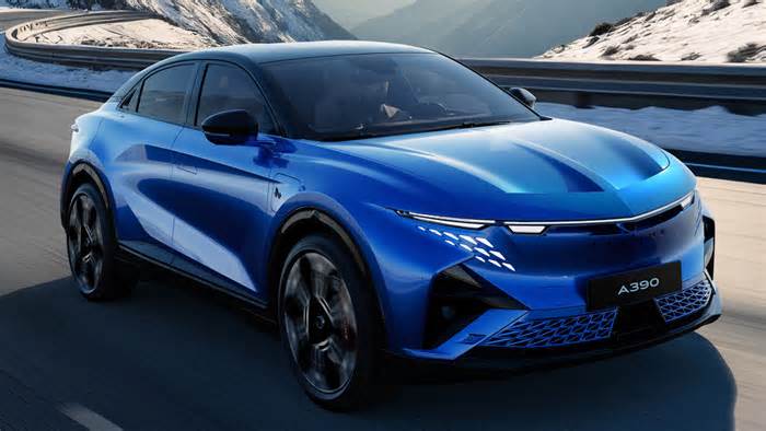 The Alpine A390 is France’s take on the Tesla Model Y Performance