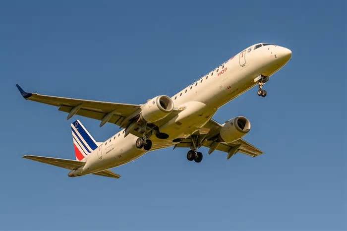 Air France's Embraer 190 Fleet First In Line For Starlink