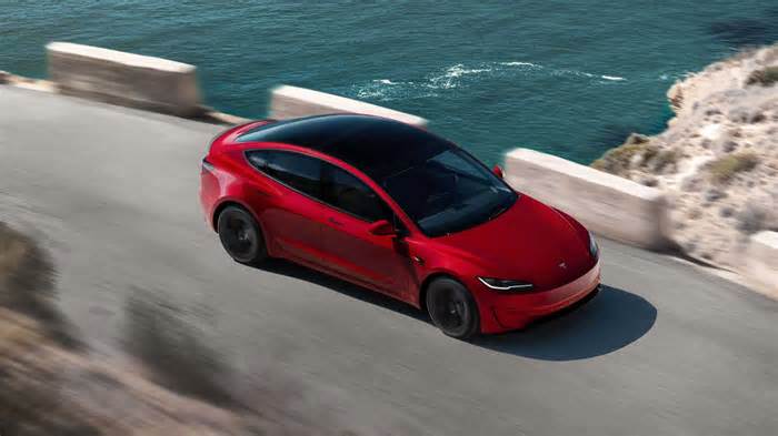 New Tesla Model 3 Performance Gets Another $1,000 Price Hike