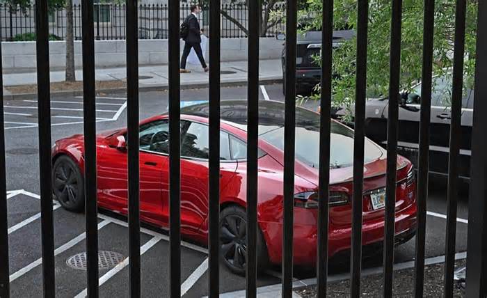 Donald Trump can’t drive his Tesla Model S, and now he might sell it