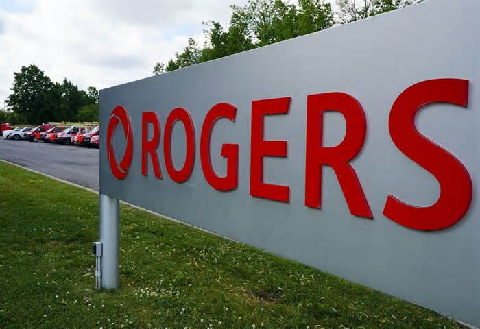 Rogers launches satellite-to-mobile text messaging beta trial