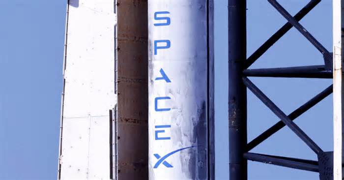 Musk’s SpaceX can pursue retaliation lawsuit against California agency, judge rules