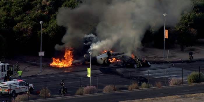 Mesa police identify 5 killed after plane crashes, hits car near Falcon Field