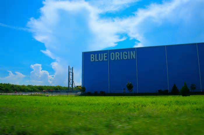 Blue Origin set to test fire New Glenn stage at Canaveral launch pad