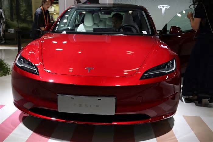 Tesla's China sales rise to record high in 2024, bucking global decline