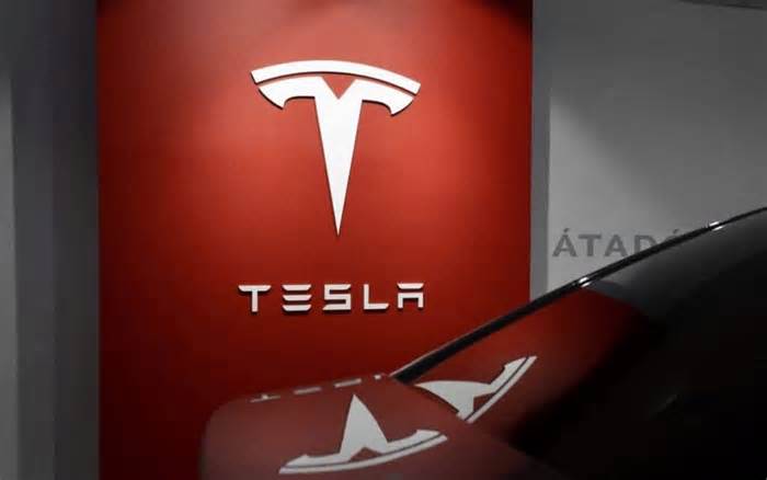 Here’s what is happening with Tesla stock as 2025 starts