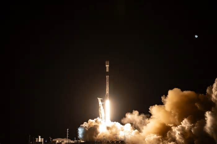 Sonic Booms Heard During SpaceX Launch Saturday Night