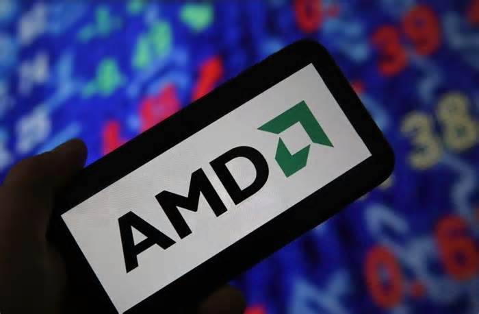 AMD Stock Turns Negative Year-to-Date, CEO Lisa Su Meets With Tesla: What Investors Should Know