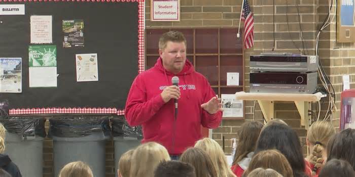 Bothwell Middle School teaches students about sextortion, online safety