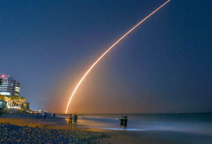 SpaceX Florida late-night rocket launch Friday: Where to watch in Sebastian, Vero Beach