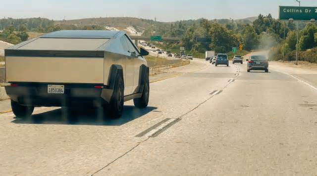 Basketball star shares harrowing details of crash involving Tesla Cybertruck: 'I try to open the door, and the door's not opening'