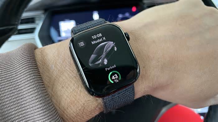 Tesla app for Apple Watch hands-on: Friggin' finally!