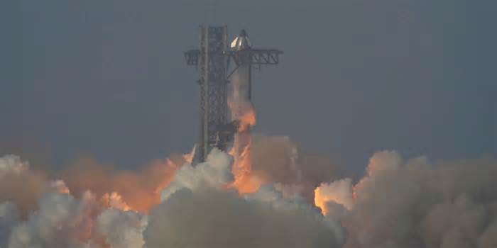 SpaceX’s Starship rocket spins out of control, breaks apart after latest launch