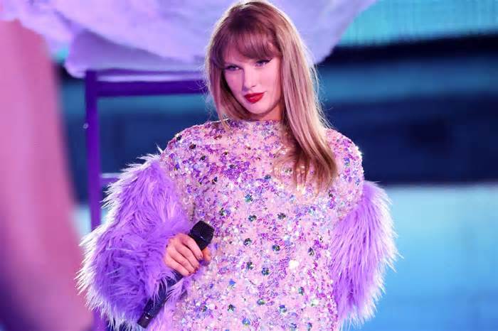 Taylor Swift Subtly Changed Up Her Hair in Between Indianapolis Eras Tour Nights — and Fans Flipped