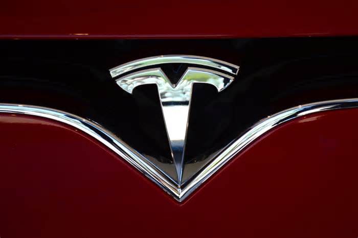Tesla Robotaxis “Tentatively” Set to Launch End of June, Elon Musk Says