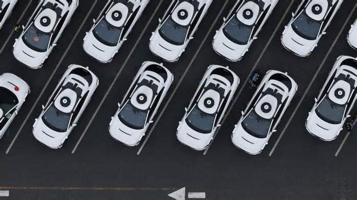 Tesla and Google’s Robotaxis Still Really Aren’t That Autonomous