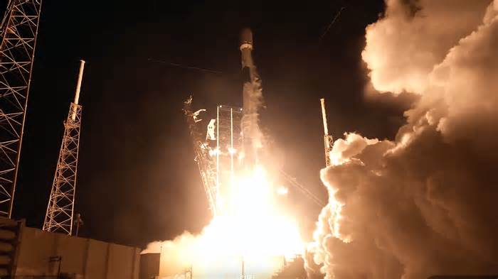 SpaceX launches 28 Starlink satellites on Falcon 9 from Florida