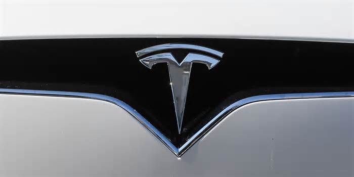 Musk Says Tesla Robotaxi Launch Tentatively Planned for June 22