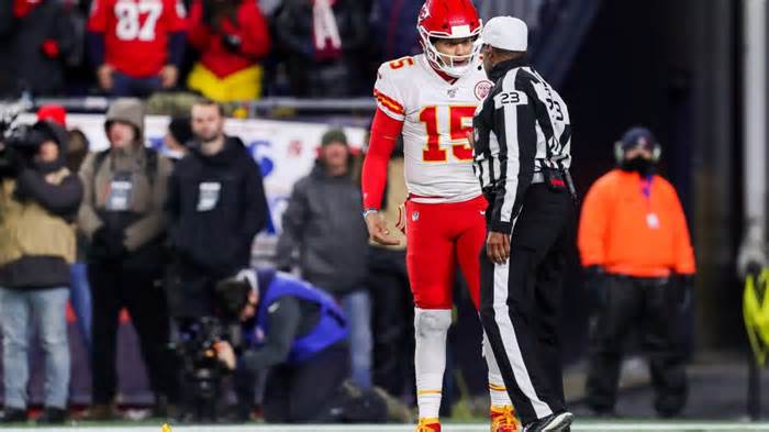 Twitter reacts: Adam Schefter pushes bizarre conspiracy about Chiefs, referees