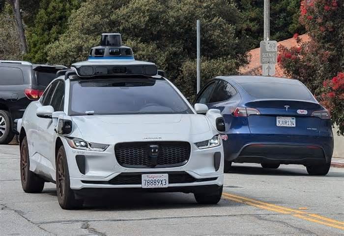 How To Judge If A Robocar Is Actually Good (Tesla Vs. Waymo)