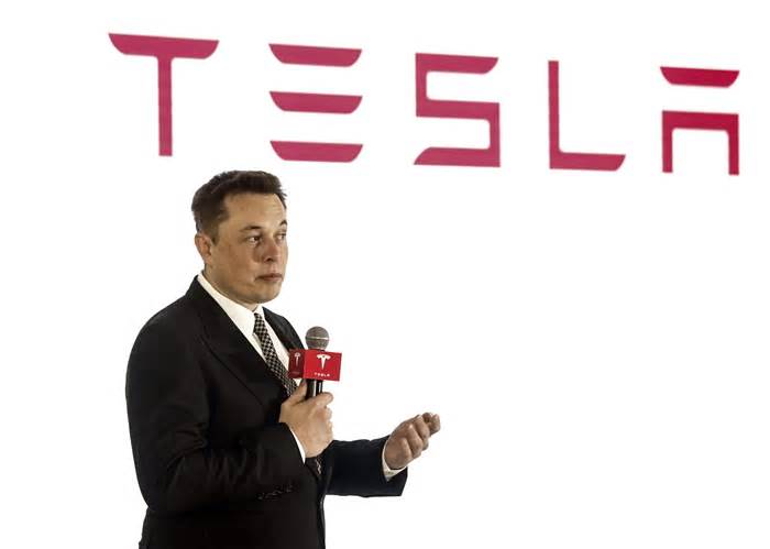 Tesla earnings preview: Watch this key metric—and don’t expect Musk to say much about Trump or robotaxis