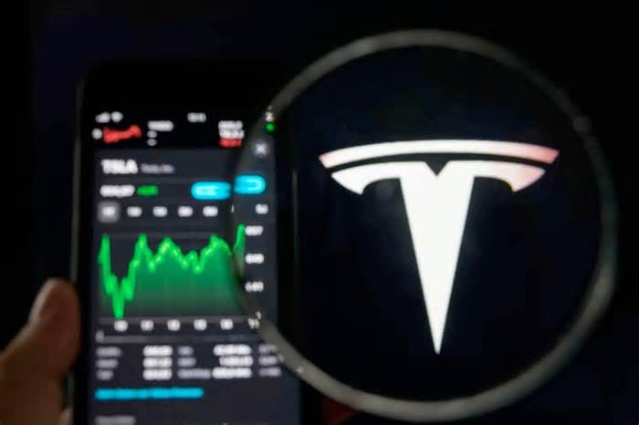 Stock expert sets 120% upside for Tesla (TSLA) stock price