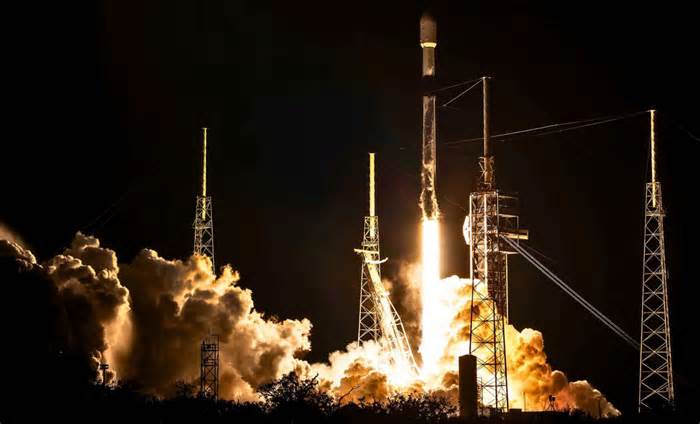 SpaceX Kicks off 2025 with Flawless 1st Falcon 9 Launch, Landing, and Record-Breaking Booster Reuse