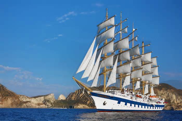 Star Clippers Now Offers Starlink Internet Across Fleet