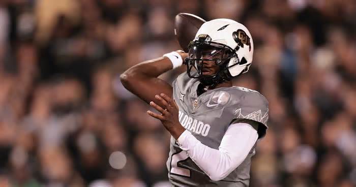 Travis Hunter, Shedeur Dazzle CFB Fans in Deion, Colorado's 1st Half vs. Cincinnati