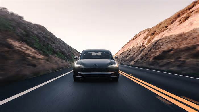 Dow Jones Futures Fall; 5 Stocks In Buy Zones As Tesla Model Y Buzz Builds