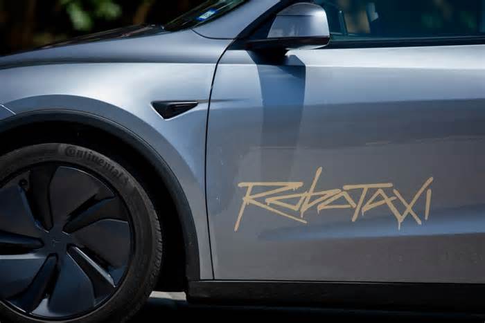 TechCrunch Mobility: The Tesla robotaxi Rorschach test and Redwood’s next big act