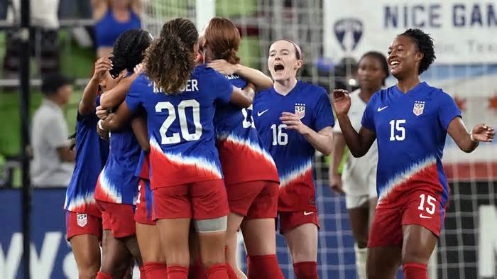 Teenagers, a veteran milestone and new faces highlight USWNT’s win over Iceland