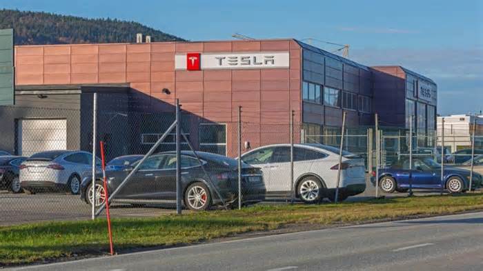 Q2 Tesla sales are well under original estimate