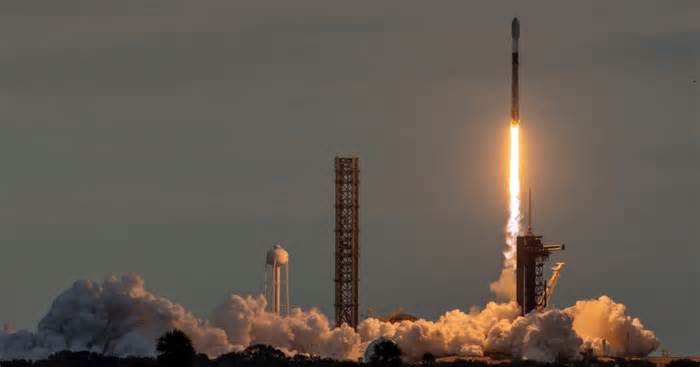 SpaceX Successfully Launches 20 Starlink Satellites into Orbit