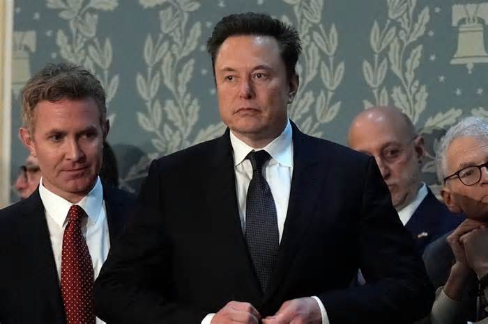 Trump takes credit for Elon Musk sending Starlink to help after Hurricane Helene