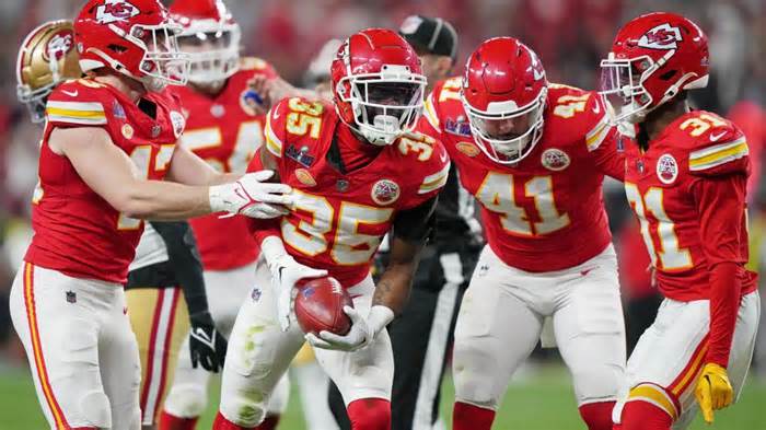 Chiefs DB makes cryptic post on Twitter after injury vs. 49ers