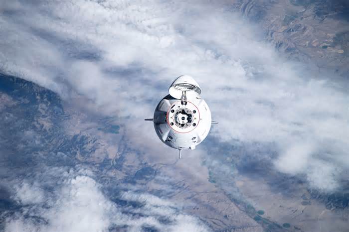 NASA Schedules SpaceX Crew-9 Dragon Relocation Coverage