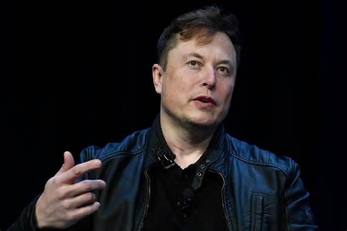 Tesla stock wavers as Musk says Trump criticism 'went too far,' company targets June 22 for robotaxi launch