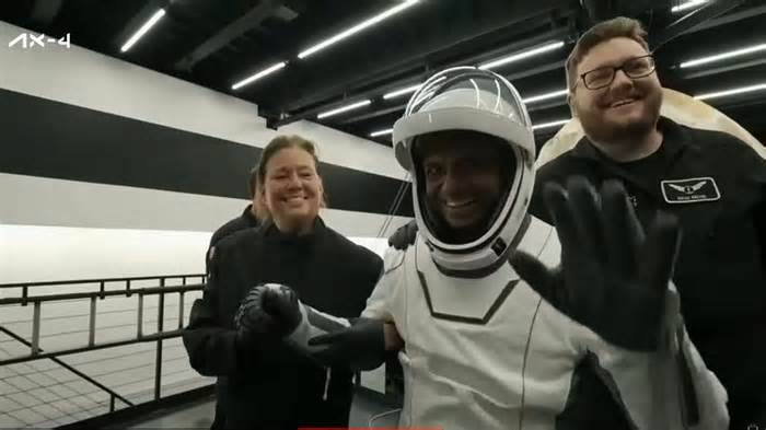 Watch: Shubhanshu Shukla smiles, waves as he exits SpaceX Dragon capsule after return to Earth from ISS
