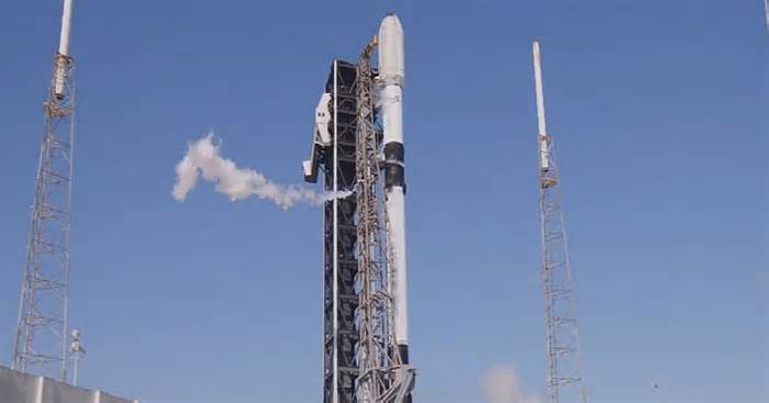 SpaceX reports successful launch of 28 satellites early Monday morning
