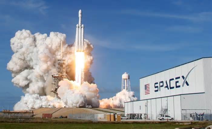 SpaceX's $135/Share Tender Offer to Value Company at Over $250 Billion