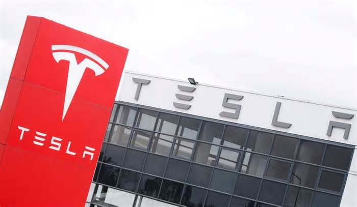 Tesla reportedly pausing Cybertruck and Model Y production at Austin factory for a week