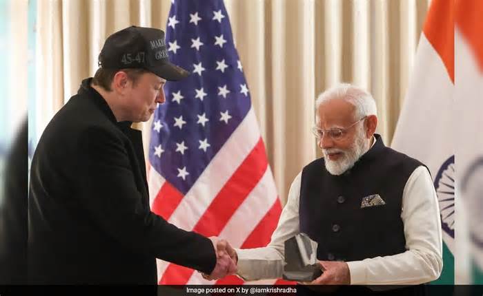 Musk Gifts PM Modi Heatshield Tile From SpaceX's Starship Test Flight