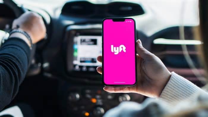 Lyft Teams Up With Intel's Mobileye, May Mobility For Robotaxi Services As Tesla Gears Up To Enter Autonomous Riding Hailing Market