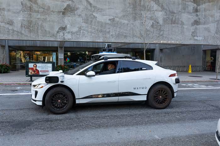 Tesla's Lack Of A Robotaxi Highlights How It's Trading At 3x Fair Value