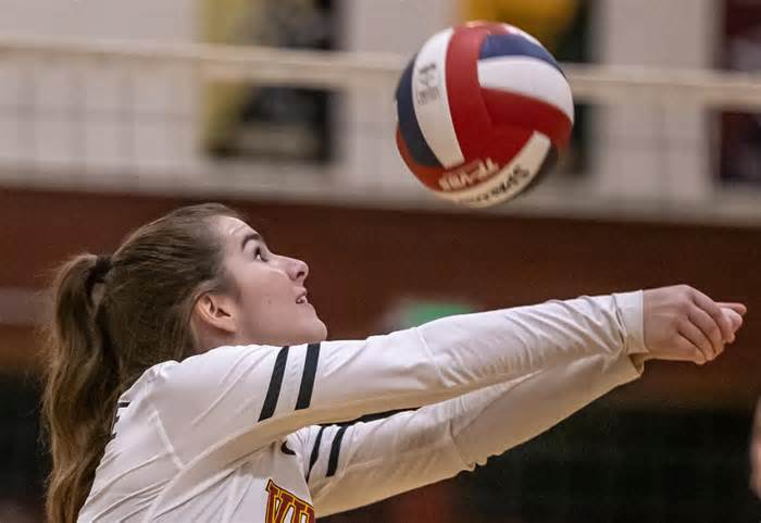 Volleyball: Vintage performance sends Crushers to North Coast Section final