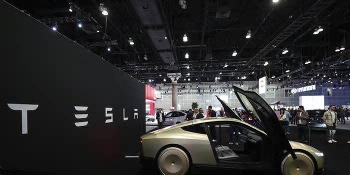 Tesla’s Car Business Isn’t Really in the Driver’s Seat